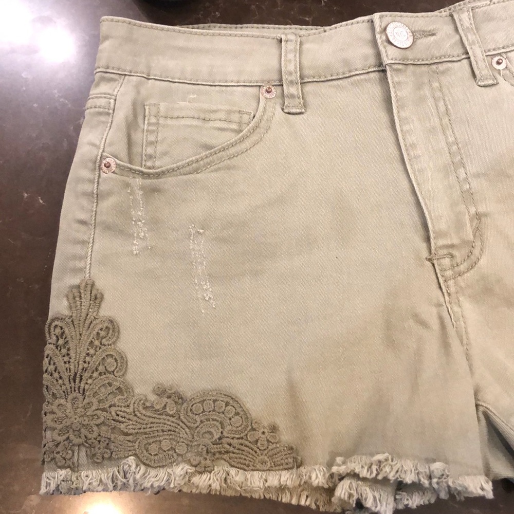 Aeropostale khaki green lace high waisted‎ shorts